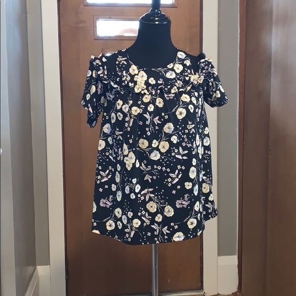 LC Lauren Conrad ruffle cold-shoulder top! - Picture 2 of 5